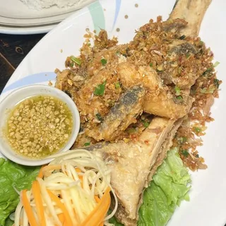 Pla Tod Khua Prik Kluer