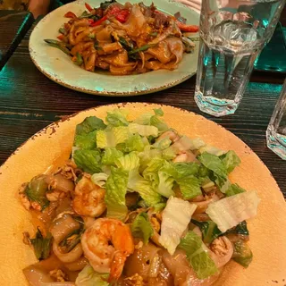 P6. Kway Tiew Khua Seafood