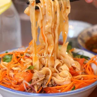 Lamb and Tomato Lo Mein 番茄羊捞面 ($14.99) - I found the sauce too sweet.