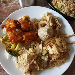Rice noodles, general tso, fried rice, lo mein, dumpling