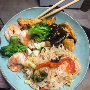 Peony shrimp, homestyle tofu, Pad Thai