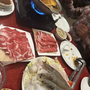 seafood small hotpot, added two plates of lamb