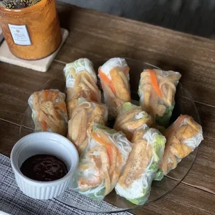 Fresh rolls with almond sauce