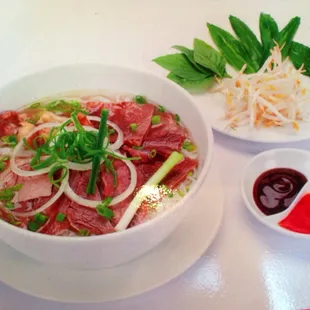 Phó Bò (Beef noodle soup)
