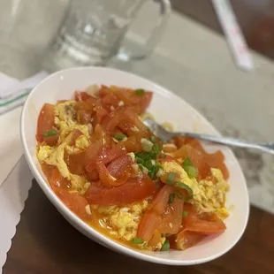 Tomatoe and egg noodles