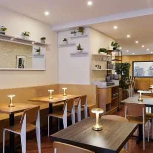 sushi and sashimi, interior