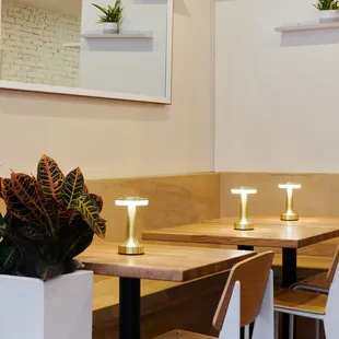 sushi and sashimi, interior