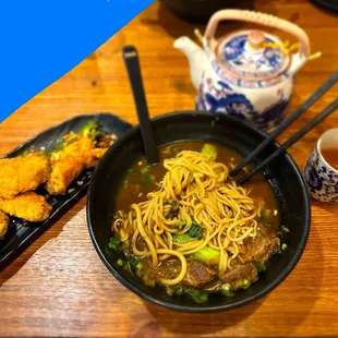 A4. Salt &amp; Spicy Chicken Wings, B2. Tomato and Beef Brisket Soup, Oolong Tea