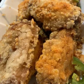 A4. Salt & Spicy Chicken Wings