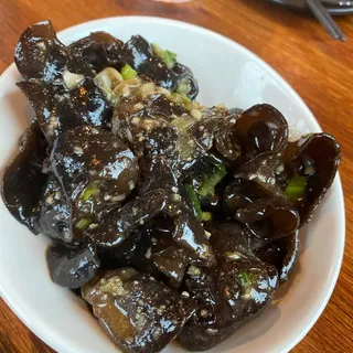 A16. Black Mushroom Salad