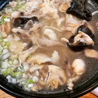 B4. Chicken Mushroom Noodle Soup