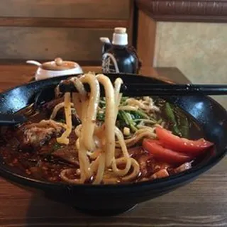 B2. Taiwn Beef Brisket Tomato Noodle with Soup