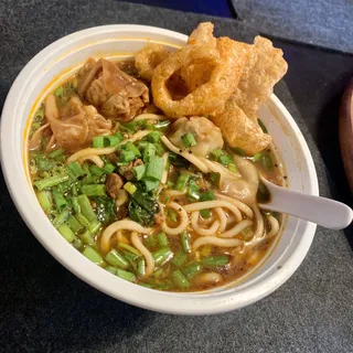 B6. Spicy Noodle with Soup