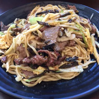 C6. Mushu Beef with Stir-Fried Noodle
