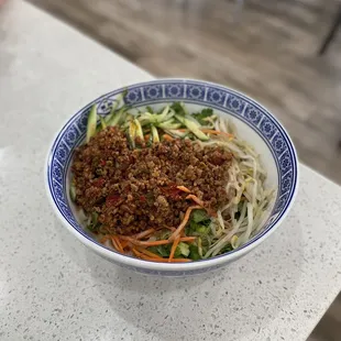 ig: @whatsviveating  |  mala hot spicy ground pork dry noodle