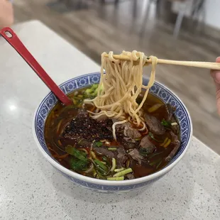 ig: @whatsviveating  |  house special spicy beef noodle soup