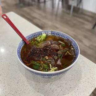 ig: @whatsviveating  |  house special spicy beef noodle soup