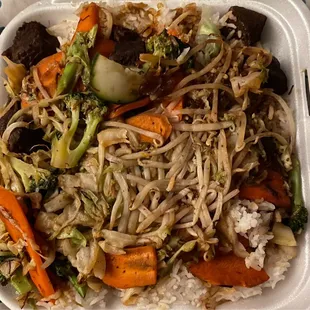 They call this Q Style Beef Stew Noodle!!
