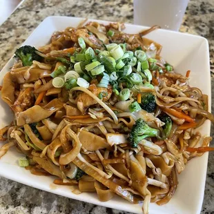 Q Style Lo Mein with chicken