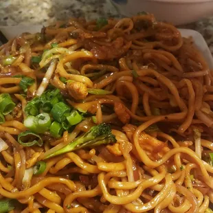 Chicken Lo Mein