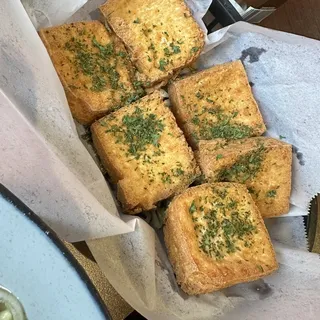 A17. Six Piece Salt and Pepper Tofu