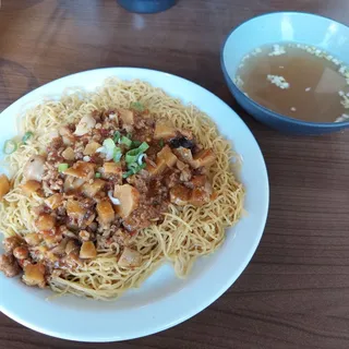 C6. Spicy Minced Pork Lo-Mein