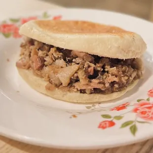 By-gee-mo(Pork bun )