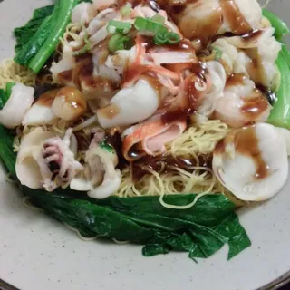 19. Mixed Seafood Lo Mein