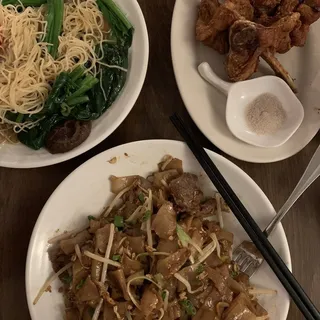 111. Seasoned Vegetable and Mushroom Lo Mein