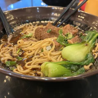 D2. Szechuan Beef Shank Noodle D2.
