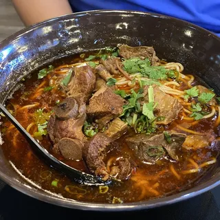 D3. Szechuan Pork Ribs Noodle D3.