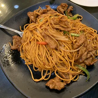 E1. Mongolian Beef Chow Mein E1.