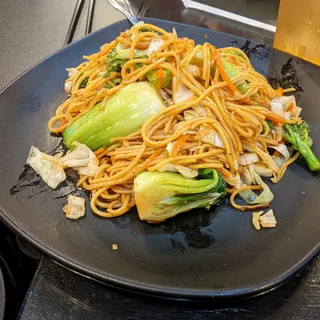 E6. Vegetable Chow Mein E6.