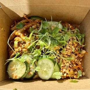 Peanut Chili Noodles ()