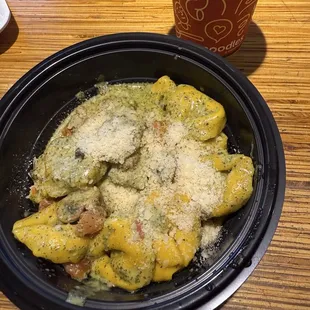 Tortellini pesto.