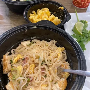 Pad Thai, 3-Cheese Tortelloni Pesto and a Side of Wisconsin Mac &amp; Cheese