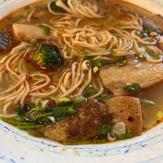 Pork Belly Noodle Soup-五花肉汤面