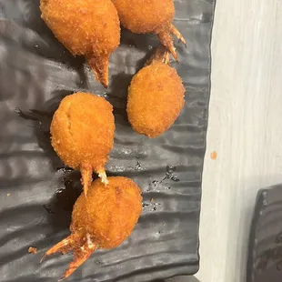 Crab cakes that tasted and had the texture of hush puppies