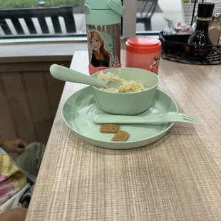The kids utensil and plate setting they offered to the kids!