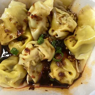 Spicy wontons
