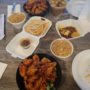 food, chicken wings and fried chicken