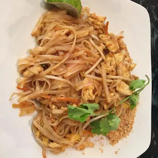 N2 Pad Thai - Dinner -chicken