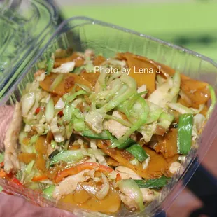 Jingde Stir-Fry ($14.95) - Alkaline rice cake with chicken, cabbage, carrots, pickled mustard and spicy chilies