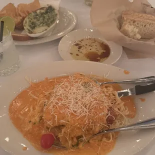 Chicken parm with vodka sauce.  Spinach dip. Complimentary bread. Classic marg.