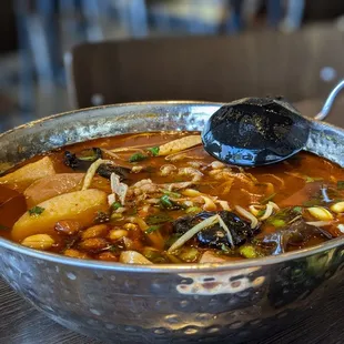 ramen and noodles, food