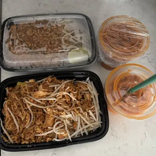 Pad Thai &amp; Hand Pulled Thai Milk Tea.