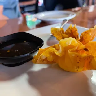 Crab cheese wontons