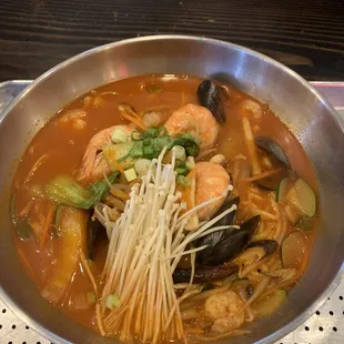 Spicy Seafood Noodle