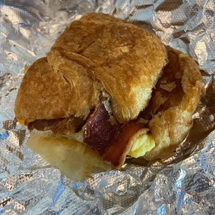 3/2/23 (thu): Noonerz Breakfast Box - Bfast Croissant Sammie