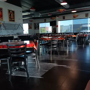 sushi and sashimi, interior